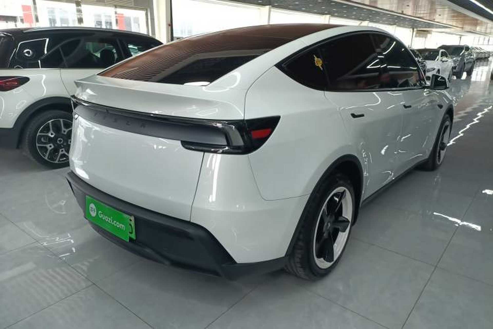 Used Tesla Model Y 2025 Long-Range All-Wheel-Drive Version Rear Right 45 Deg