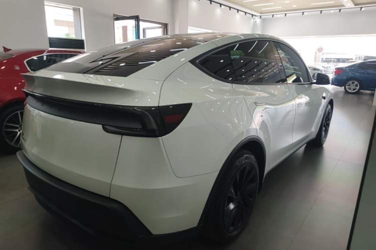 Used Tesla Model Y 2025 Rear-Wheel-Drive Version Rear Right 45 Deg