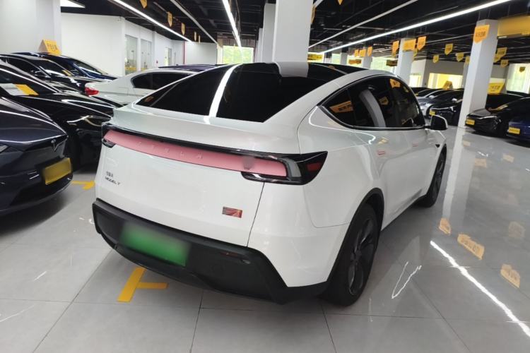 Used Tesla Model Y 2025 Rear-Wheel Drive First Edition Rear Right 45 Deg