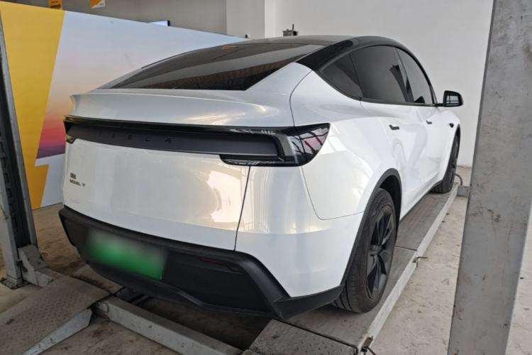 Used Tesla Model Y 2025 Rear-Wheel-Drive Version Rear Right 45 Deg