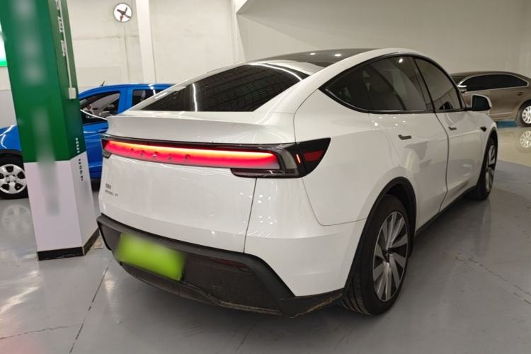 Used Tesla Model Y 2025 Rear-Wheel-Drive Version Rear Right 45 Deg