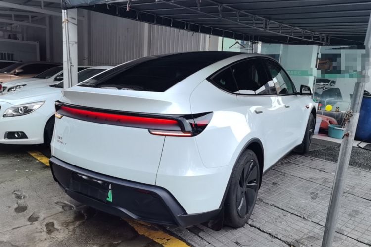 Used Tesla Model Y 2025 Rear-Wheel-Drive Version Rear Right 45 Deg