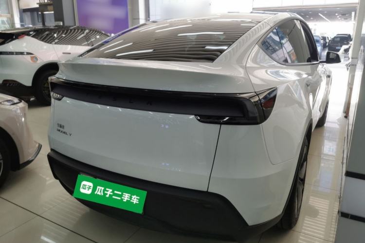 Used Tesla Model Y 2025 Rear-Wheel-Drive Version Rear Right 45 Deg
