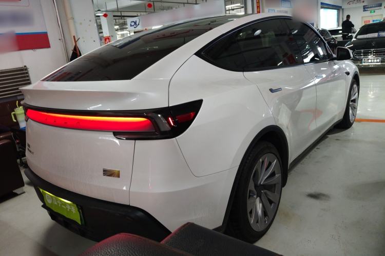 Used Tesla Model Y 2025 Rear-Wheel Drive First Edition Rear Right 45 Deg