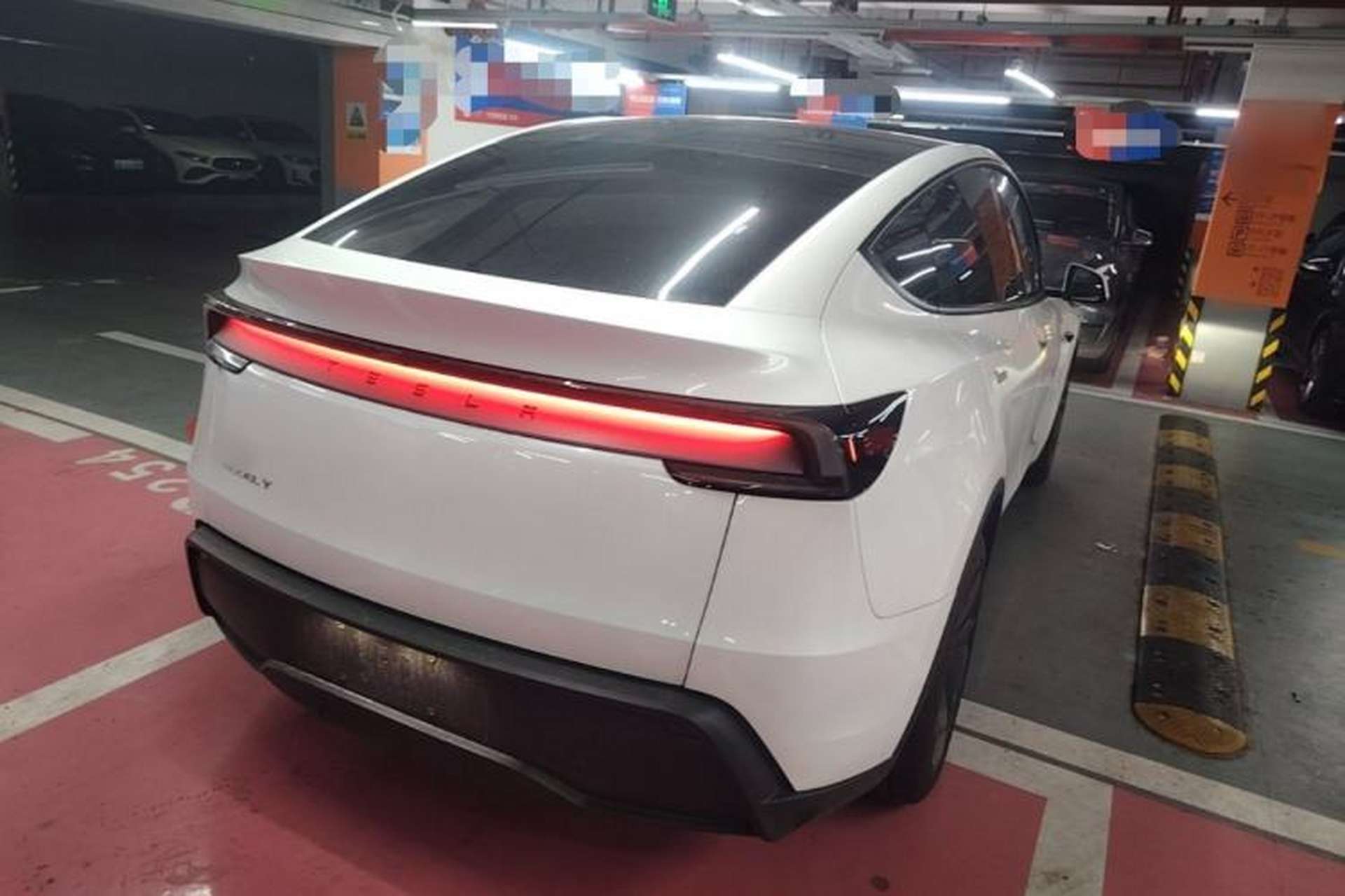 Used Tesla Model Y 2025 Rear-Wheel-Drive Version Rear Right 45 Deg
