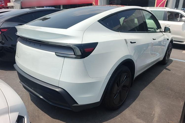 Used Tesla Model Y 2025 Long-Range All-Wheel-Drive Version Rear Right 45 Deg