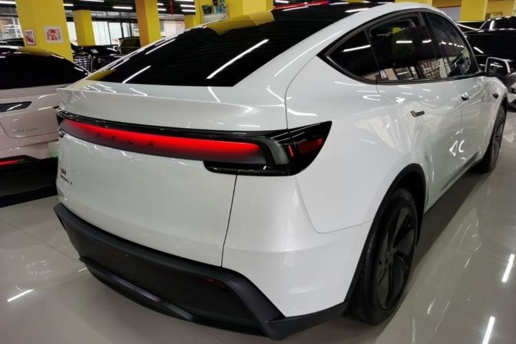 Used Tesla Model Y 2025 Rear-Wheel-Drive Version Rear Right 45 Deg