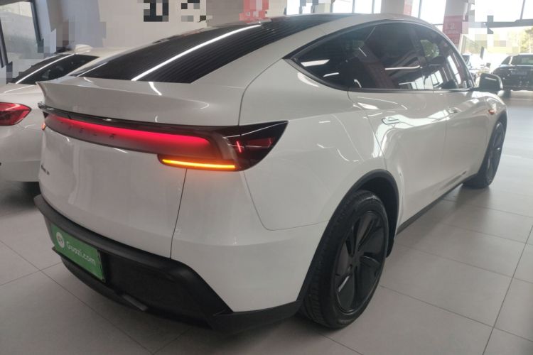 Used Tesla Model Y 2025 Long-Range All-Wheel-Drive Version Rear Right 45 Deg
