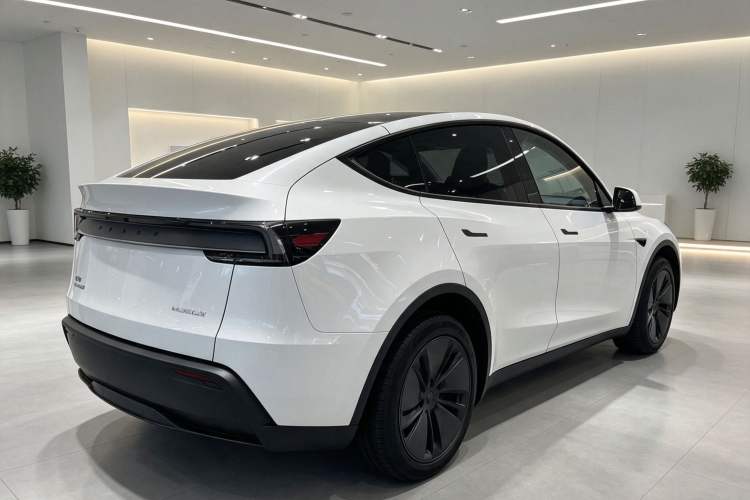 Used Tesla Model Y 2025 Rear-Wheel-Drive Version Rear Right 45 Deg