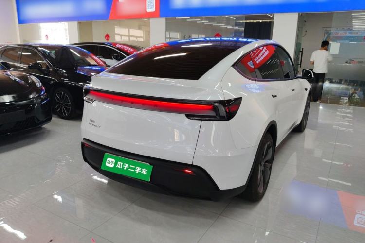 Used Tesla Model Y 2025 Rear-Wheel-Drive Version Rear Right 45 Deg