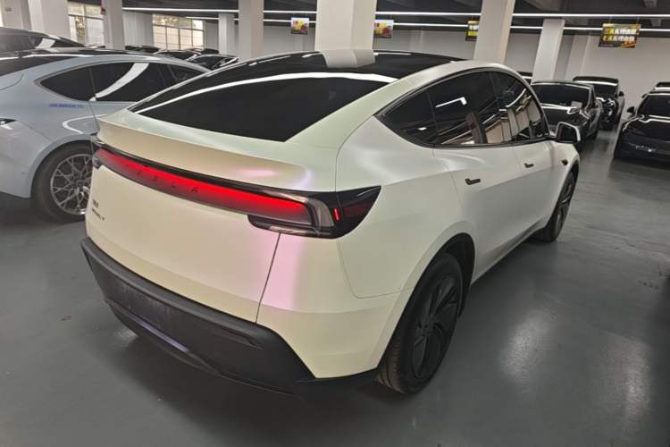 Used Tesla Model Y 2025 Rear-Wheel-Drive Version Rear Right 45 Deg