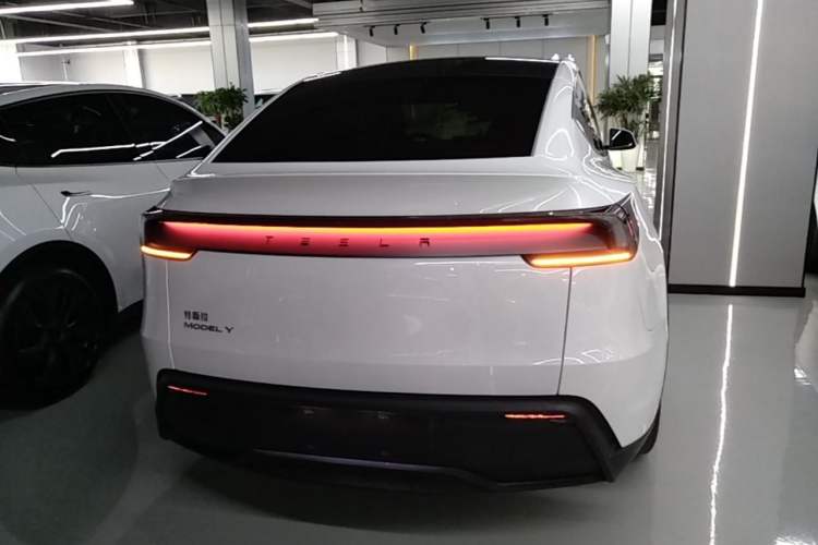 Used Tesla Model Y 2025 Rear-Wheel Drive First Edition Rear