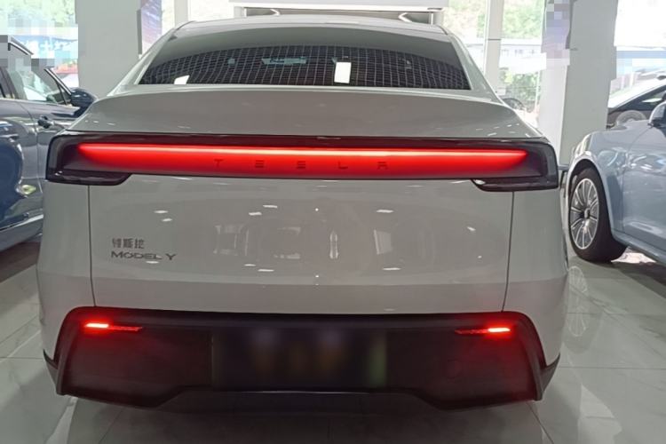Used Tesla Model Y 2025 Rear-Wheel-Drive Version Rear