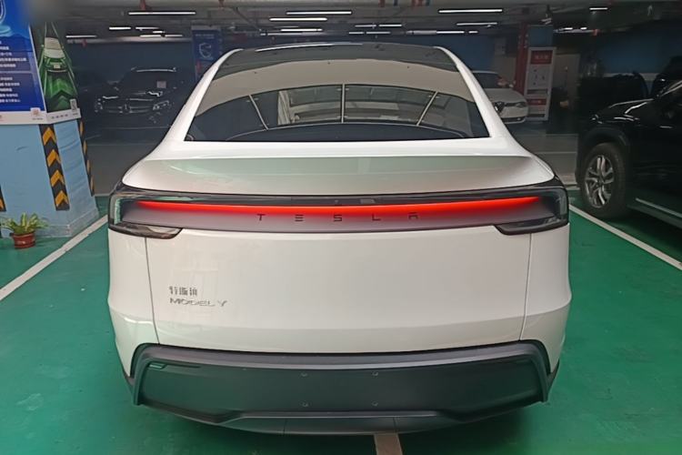Used Tesla Model Y 2025 Rear-Wheel-Drive Version Rear