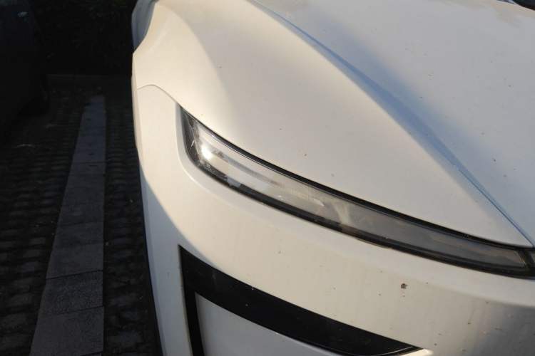 Used Tesla Model Y 2025 Updated Version Long-Range All-Wheel Drive Right Front Headlight