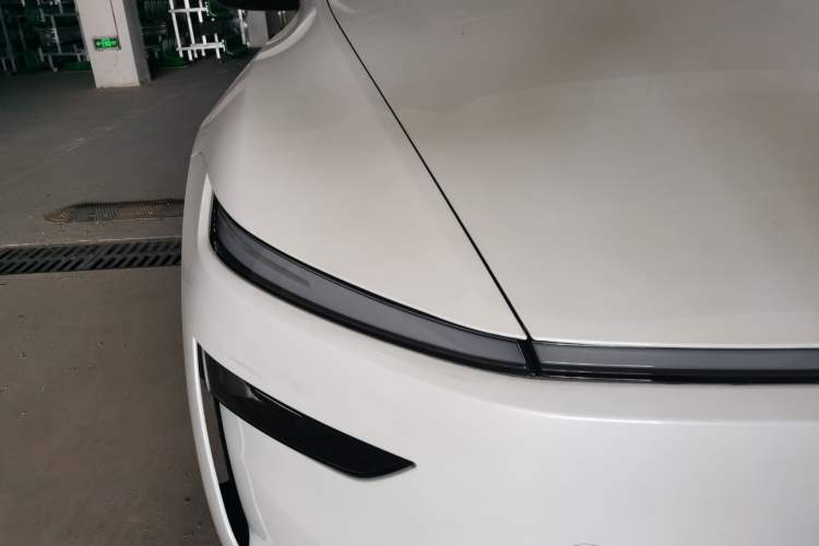 Used Tesla Model Y 2025 Long-Range All-Wheel Drive First Edition Right Front Headlight