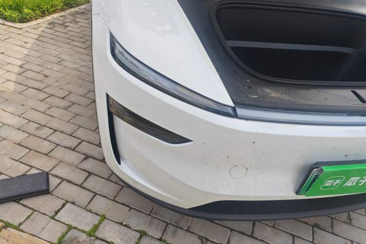Used Tesla Model Y 2025 Rear-Wheel Drive First Edition Right Front Headlight