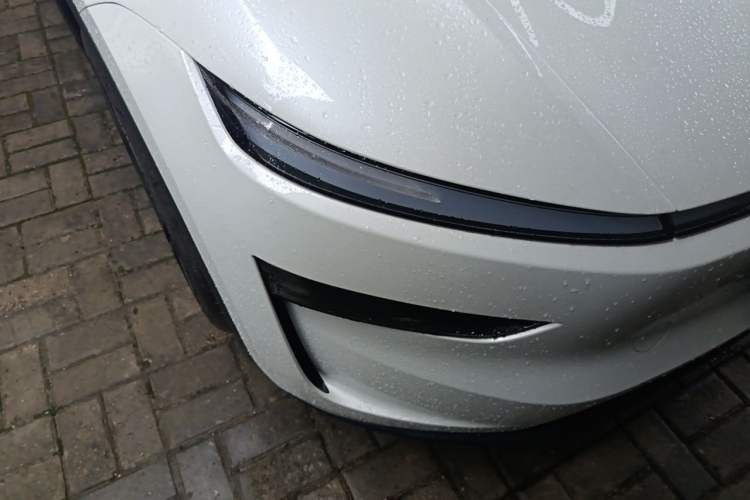 Used Tesla Model Y 2025 Rear-Wheel-Drive Version Right Front Headlight