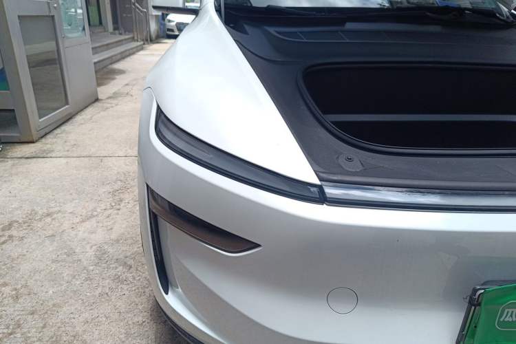 Used Tesla Model Y 2025 Long-Range All-Wheel Drive First Edition Right Front Headlight