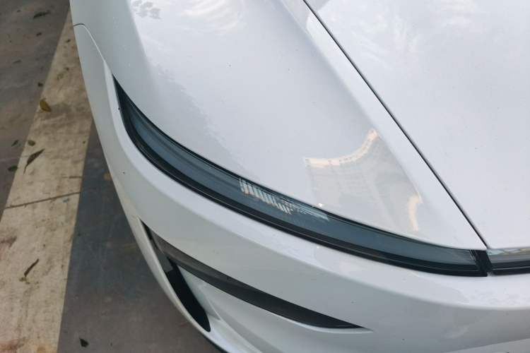 Used Tesla Model Y 2025 Rear-Wheel-Drive Version Right Front Headlight