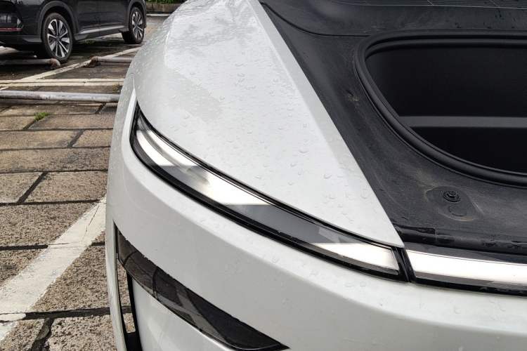 Used Tesla Model Y 2025 Rear-Wheel-Drive Version Right Front Headlight