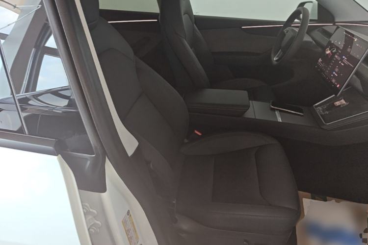 Used Tesla Model Y 2025 Rear-Wheel-Drive Version Right Front Seat