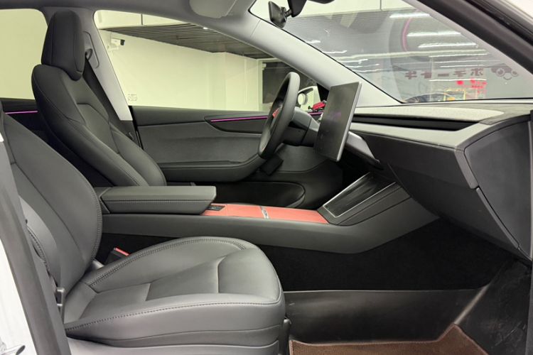 Used Tesla Model Y 2025 Rear-Wheel-Drive Version Right Front Seat