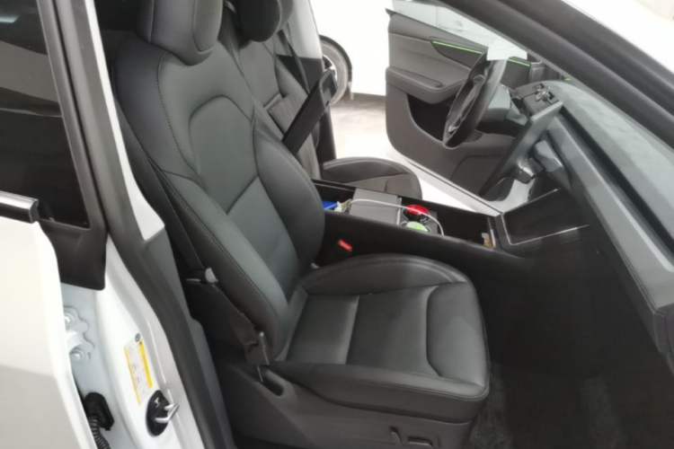 Used Tesla Model Y 2025 Rear-Wheel Drive First Edition Right Front Seat
