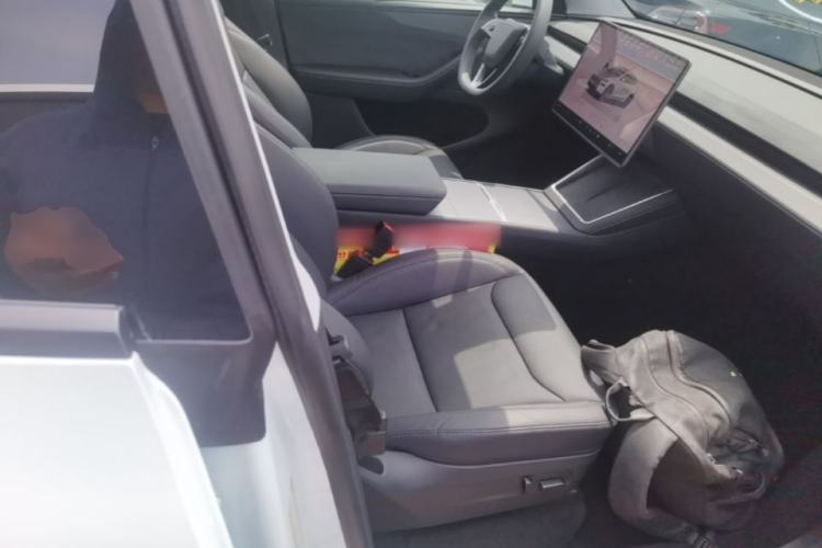Used Tesla Model Y 2025 Long-Range All-Wheel Drive First Edition Right Front Seat