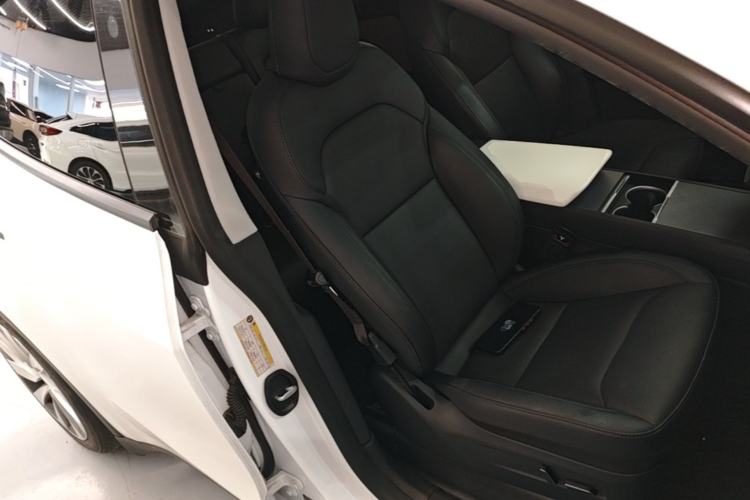 Used Tesla Model Y 2025 Rear-Wheel-Drive Version Right Front Seat