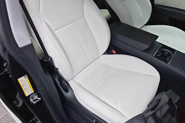 Used Tesla Model Y 2025 Long-Range All-Wheel Drive First Edition Right Front Seat