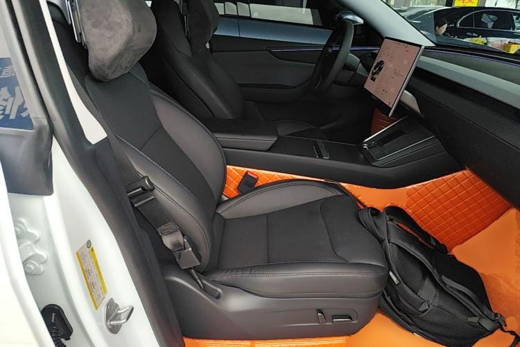 Used Tesla Model Y 2025 Rear-Wheel-Drive Version Right Front Seat