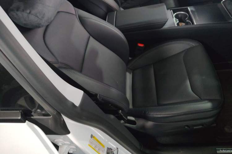 Used Tesla Model Y 2025 Rear-Wheel Drive First Edition Right Front Seat