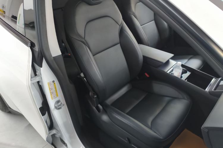 Used Tesla Model Y 2025 Rear-Wheel-Drive Version Right Front Seat