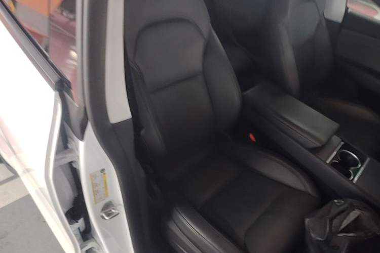 Used Tesla Model Y 2025 Rear-Wheel-Drive Version Right Front Seat