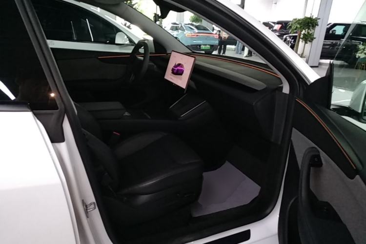 Used Tesla Model Y 2025 Rear-Wheel Drive First Edition Right Front Seat