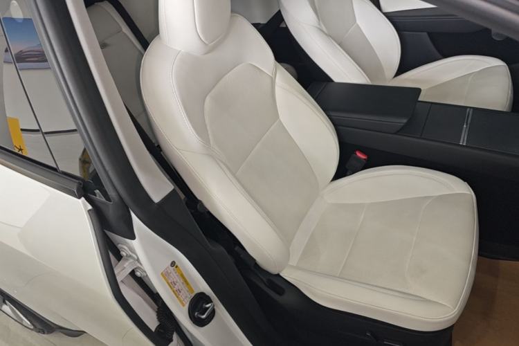 Used Tesla Model Y 2025 Long-Range All-Wheel Drive First Edition Right Front Seat