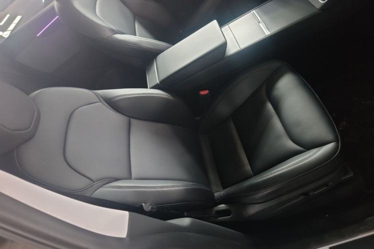 Used Tesla Model Y 2025 Rear-Wheel Drive First Edition Right Front Seat