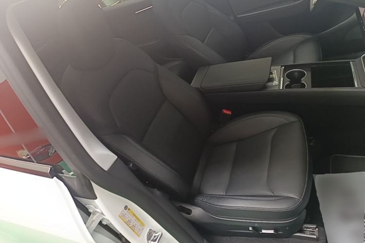 Used Tesla Model Y 2025 Rear-Wheel-Drive Version Right Front Seat