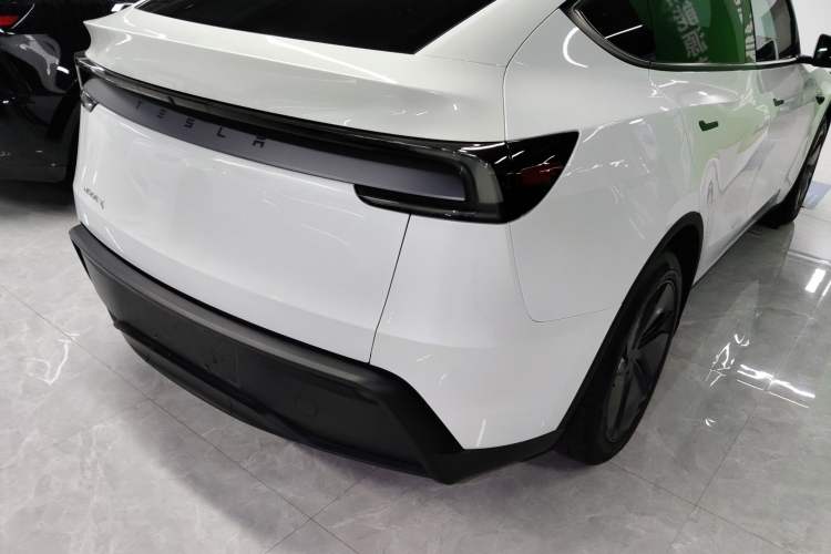 Used Tesla Model Y 2025 Long-Range All-Wheel-Drive Version Right Rear Taillight