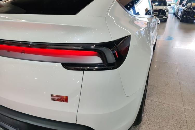 Used Tesla Model Y 2025 Long-Range All-Wheel Drive First Edition Right Rear Taillight