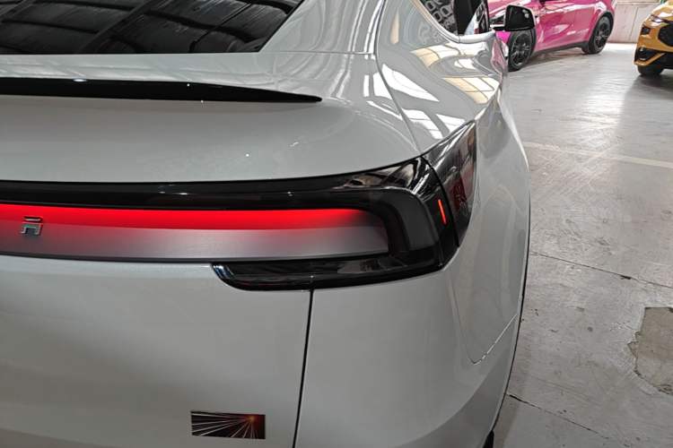 Used Tesla Model Y 2025 Rear-Wheel-Drive Version Right Rear Taillight