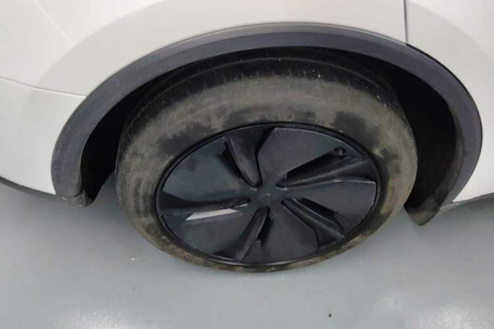 Used Tesla Model Y 2025 Rear-Wheel-Drive Version Right Rear Wheel Hub