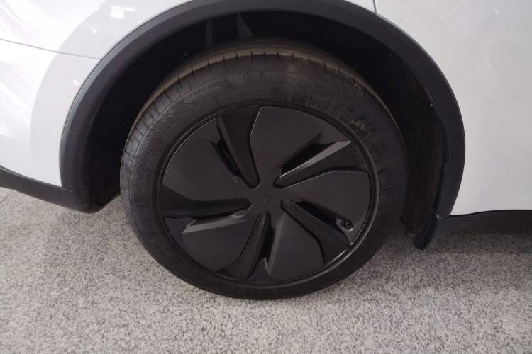 Used Tesla Model Y 2025 Rear-Wheel-Drive Version Right Rear Wheel Hub