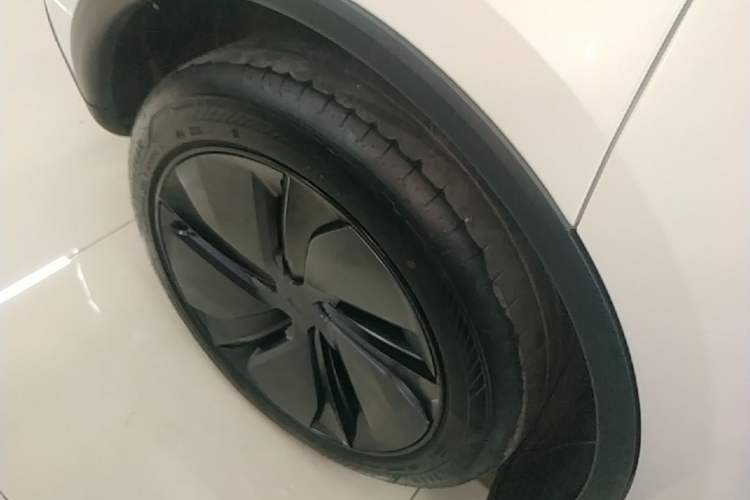 Used Tesla Model Y 2025 Rear-Wheel-Drive Version Right Rear Wheel Hub