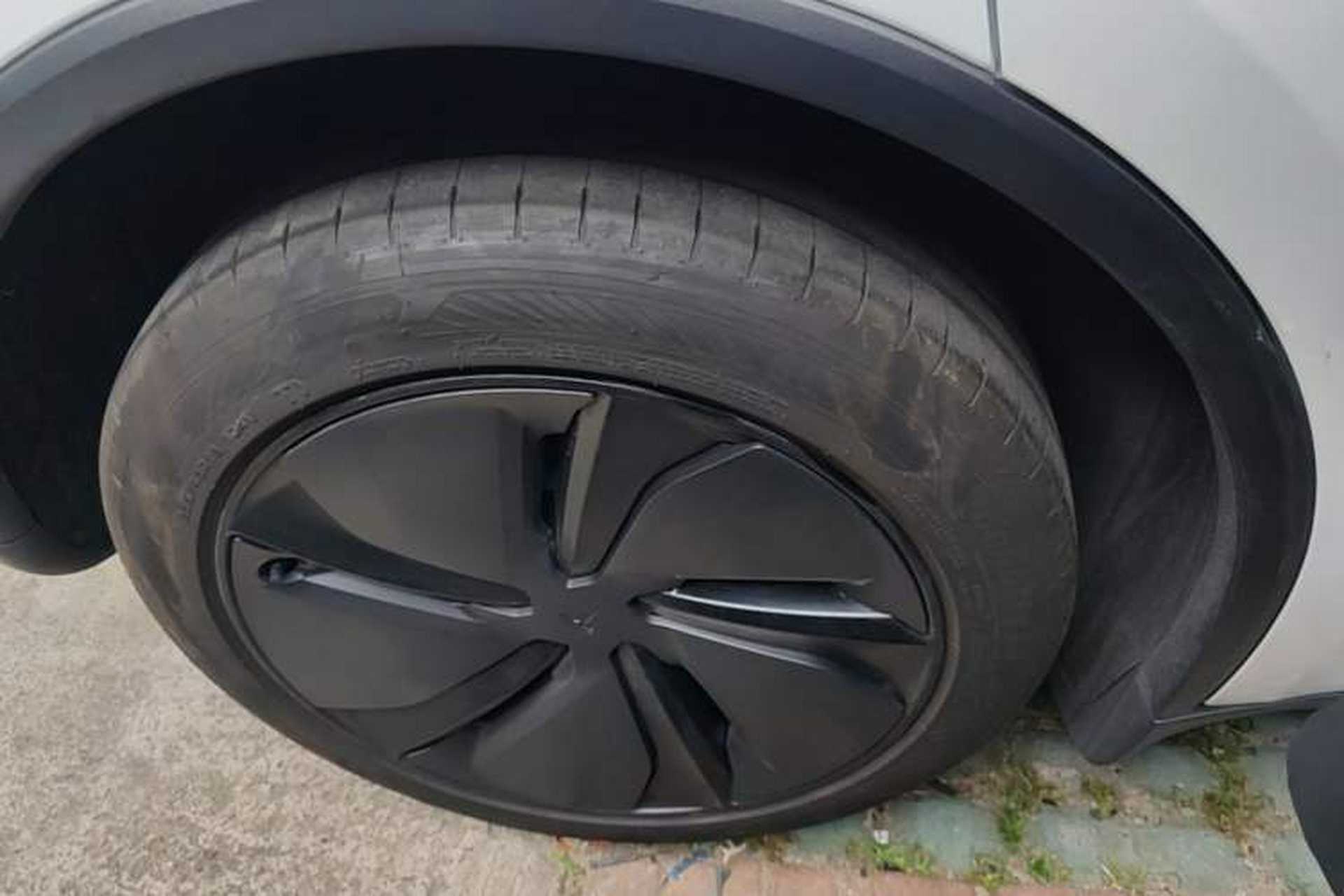 Used Tesla Model Y 2025 Rear-Wheel-Drive Version Right Rear Wheel Hub