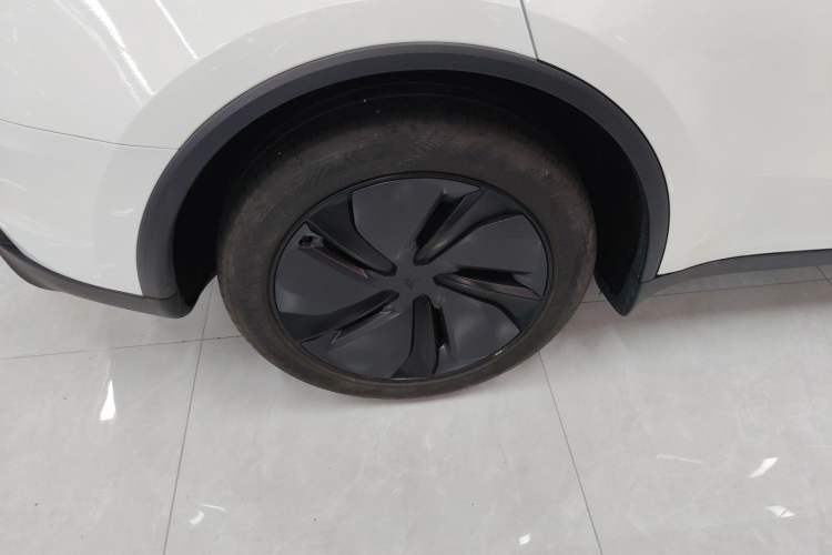 Used Tesla Model Y 2025 Rear-Wheel-Drive Version Right Rear Wheel Hub