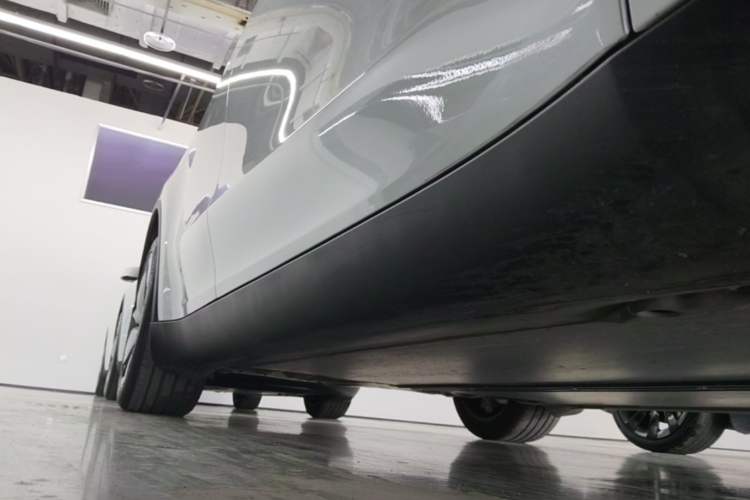 Used Tesla Model Y 2025 Rear-Wheel-Drive Version Right Side Sill