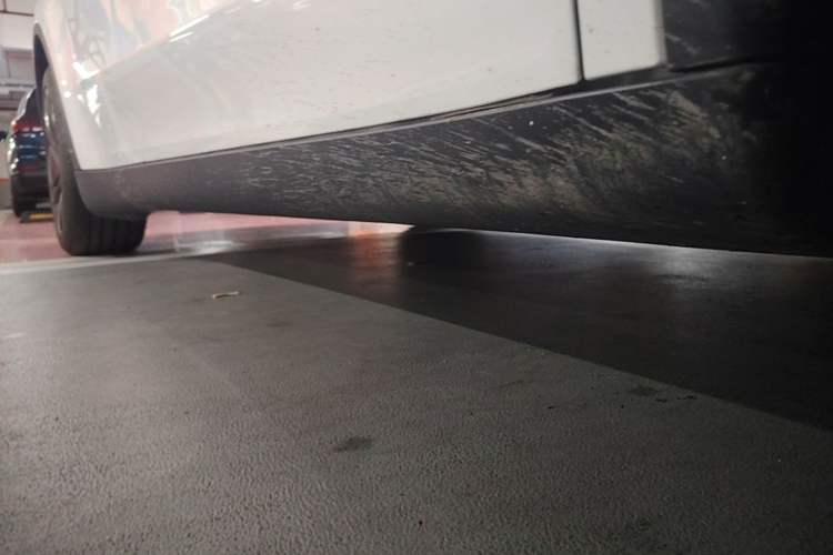 Used Tesla Model Y 2025 Rear-Wheel-Drive Version Right Side Sill