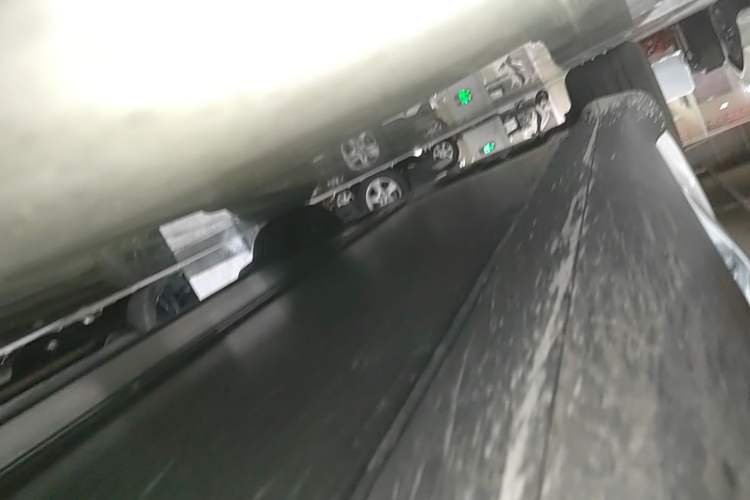 Used Tesla Model Y 2025 Long-Range All-Wheel-Drive Version Right Side Sill
